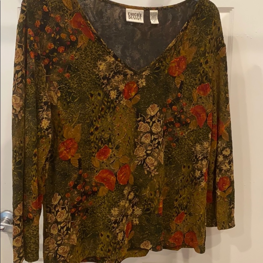 Long sleeve v neck floral top